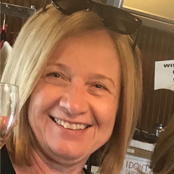 Meet your Posher, Sharon - Picture 2 of 2